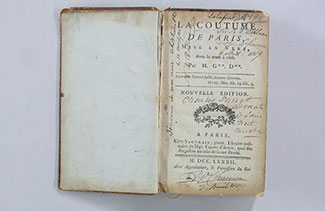 Première page annotée de la Coutume de Paris.