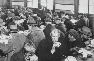 Les victimes de la Grande dépression à la soupe populaire de Montréal